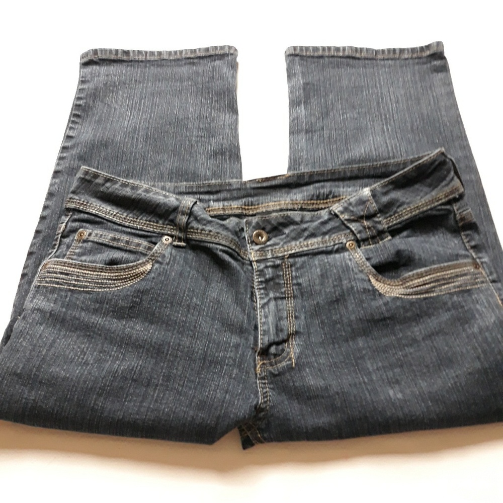 VSK Crop Blue Jeans Size 15